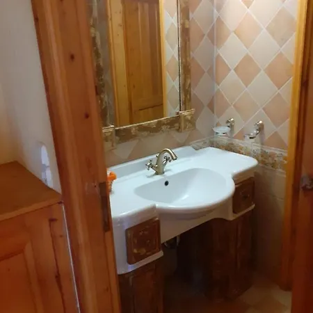 Life Houses Chalet أراخوفا