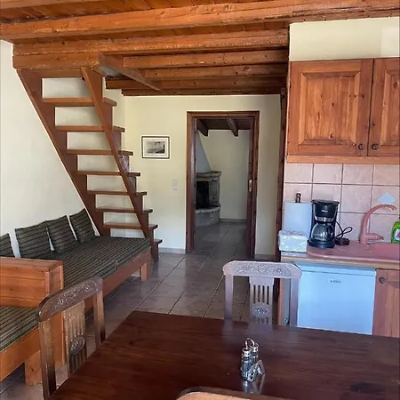 Life Houses Chalet شاليه أراخوفا